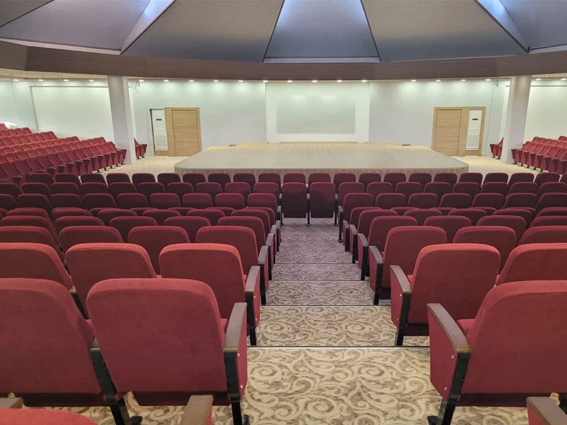 auditorium seat width